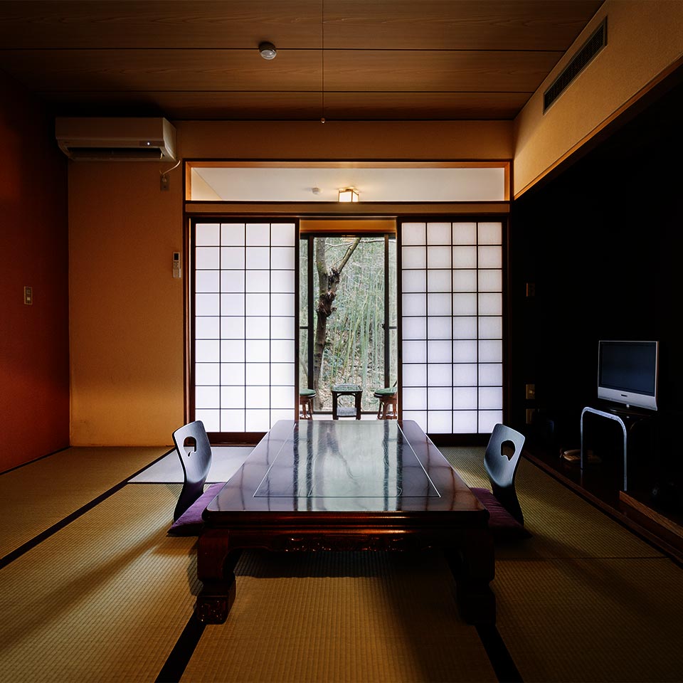 和室8畳(広縁付き)