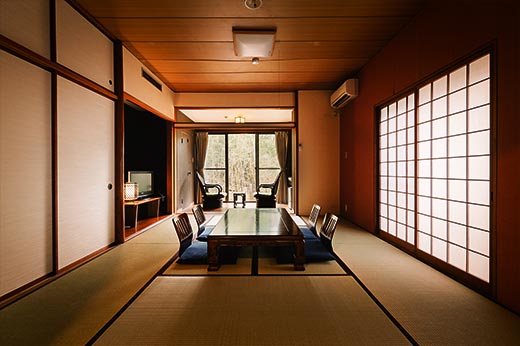 和室10畳（広縁付き）